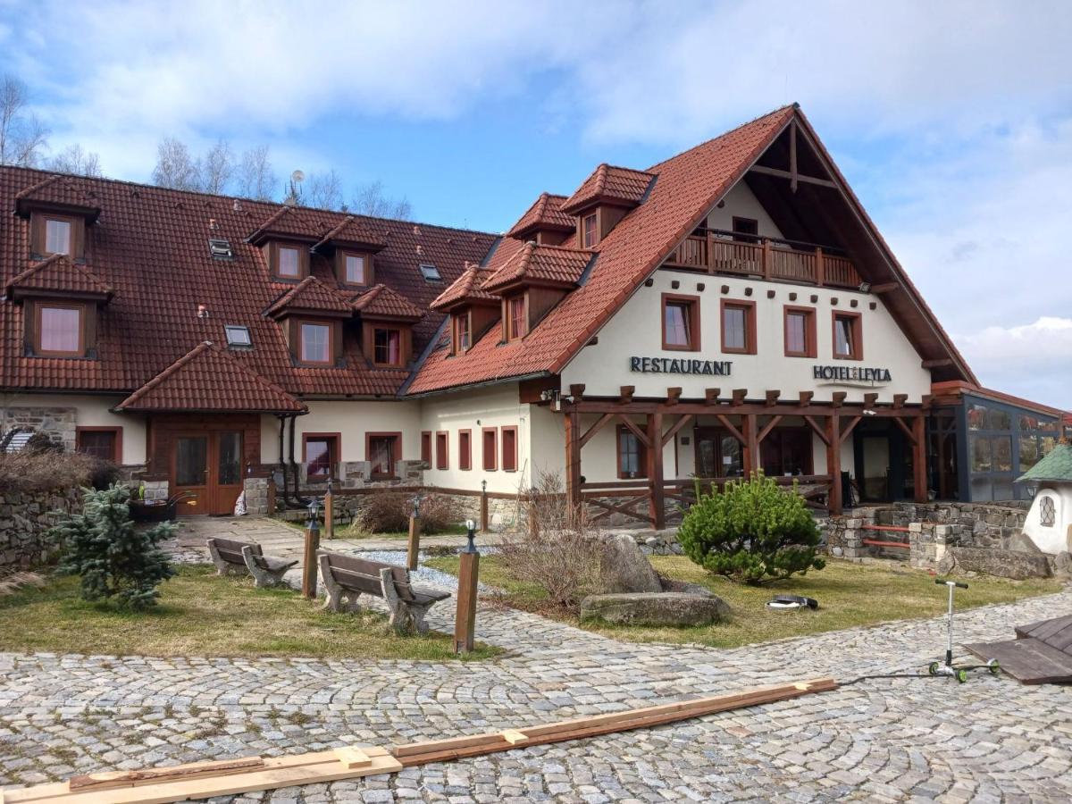 Hotel Leyla Frymburk Exterior photo