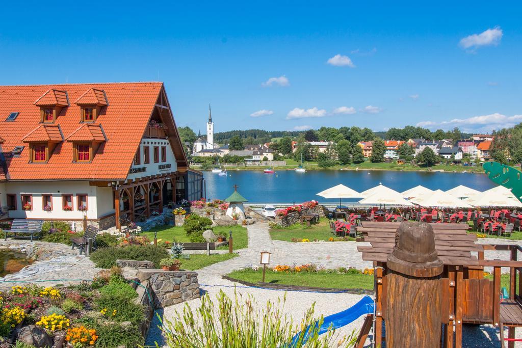 Hotel Leyla Frymburk Exterior photo