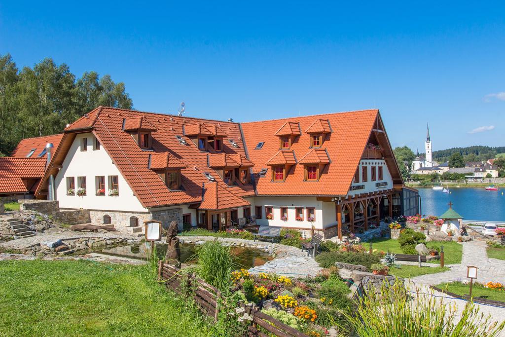 Hotel Leyla Frymburk Exterior photo